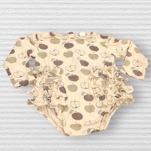 Kate Quinn | Peter Pan Collar | Bubble